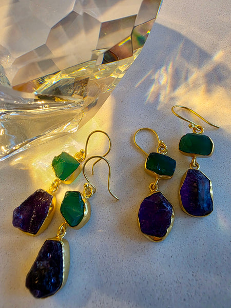 Gemajesty Green Onyx and African Amethyst Drop Earring