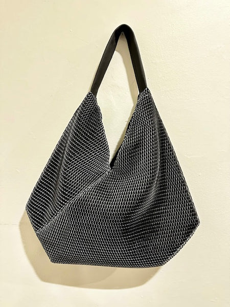 InZu Bevel Bag Black Hive