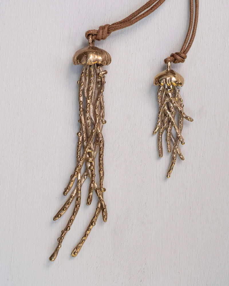 Pesci Che Volano Medusa Jellyfish Bronze Charm Necklace