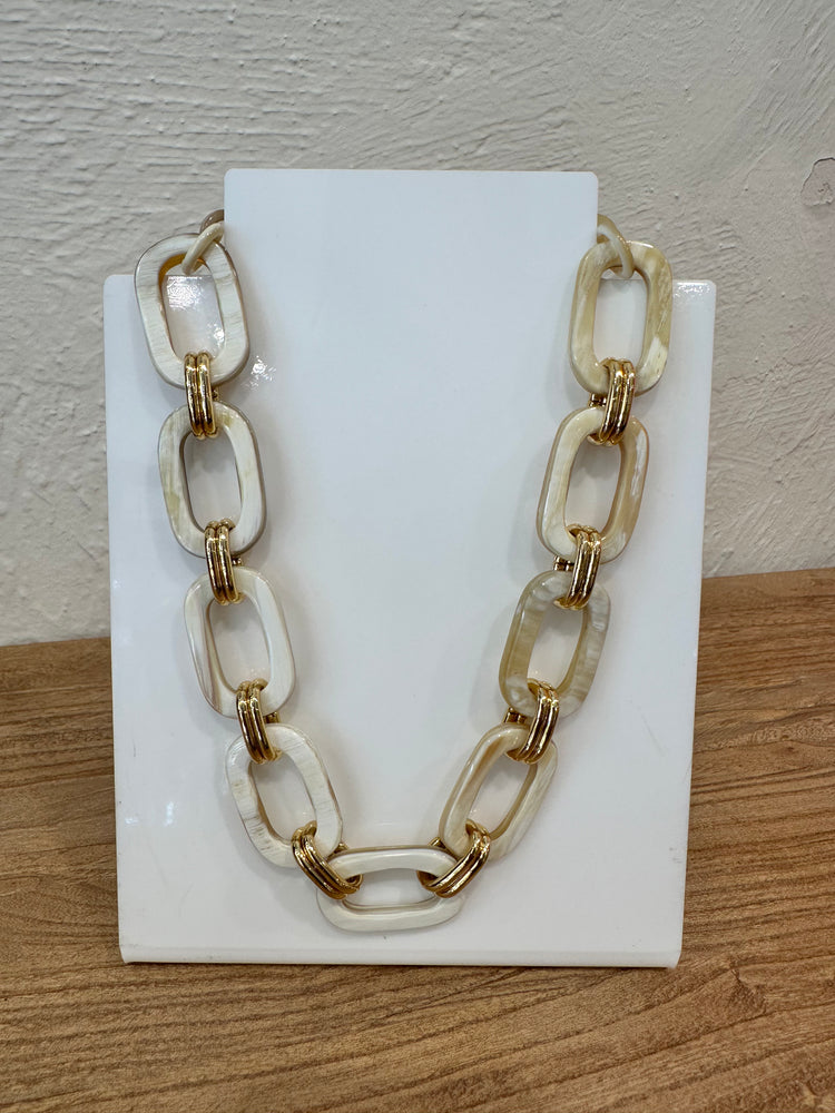 SOYANG Paris Light Horn and Gold Oval Necklace