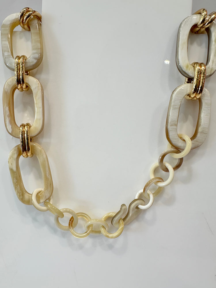 SOYANG Paris Light Horn and Gold Oval Necklace