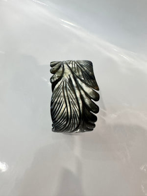 Soyang Paris Feather Horn Bangle