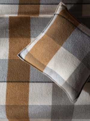 L&M Home Alby Toffee Blanket