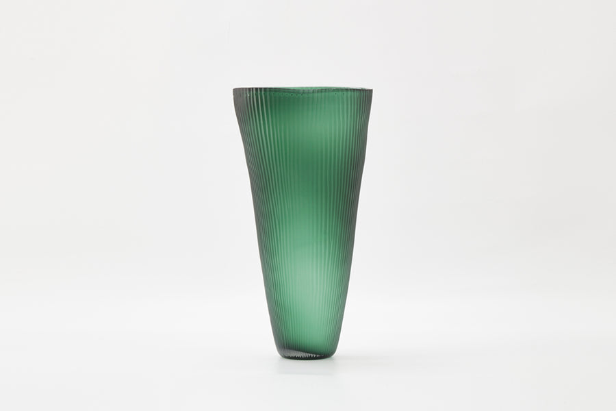 The Foundry House Palma Vase Emerald